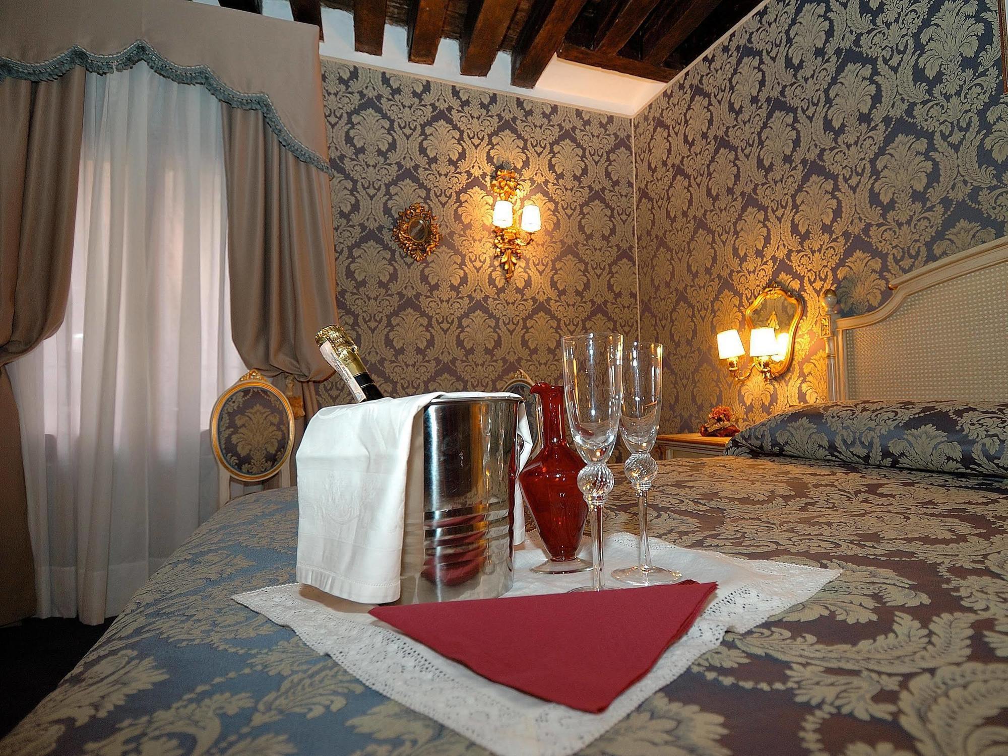 Residenza La Loggia Bed and Breakfast Venecia Exterior foto