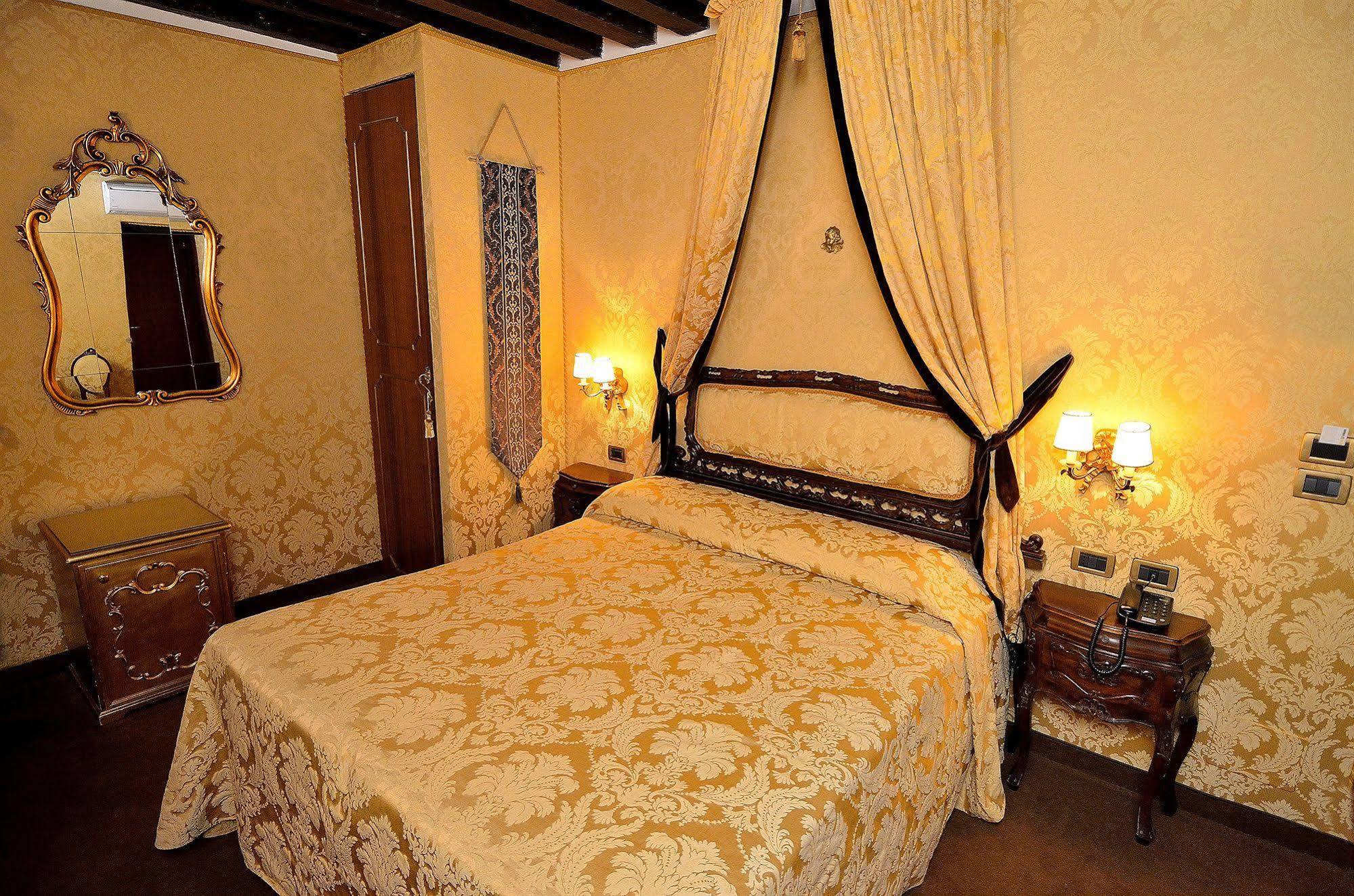 Residenza La Loggia Bed and Breakfast Venecia Exterior foto