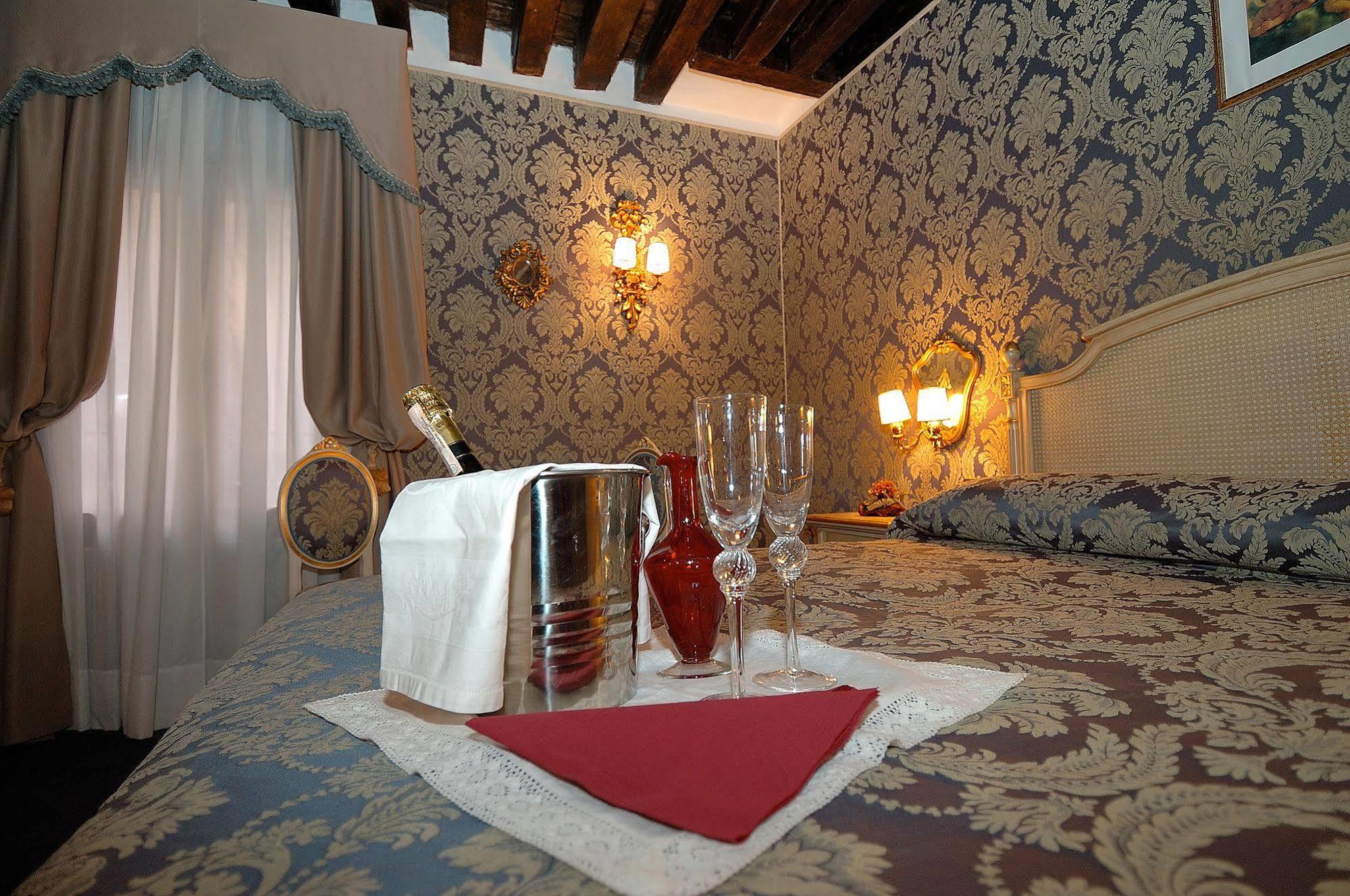 Residenza La Loggia Bed and Breakfast Venecia Exterior foto